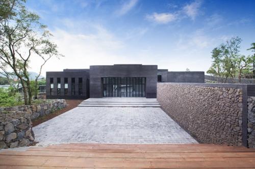 제주도립김창열미술관