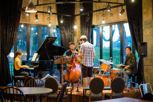 테이크파이브 재즈클럽 하우스밴드